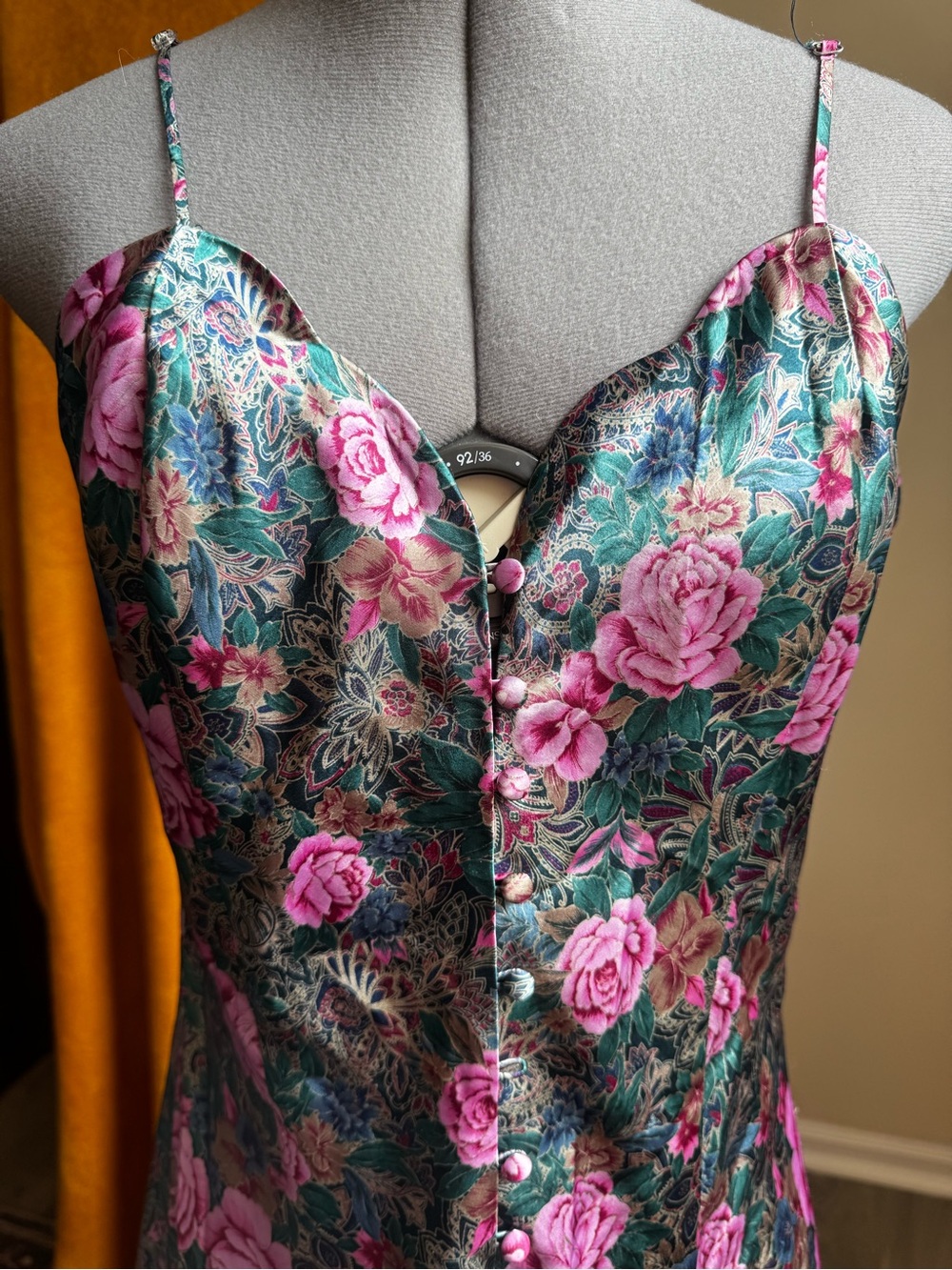Victorias Secret Gold Label floral print slip size large